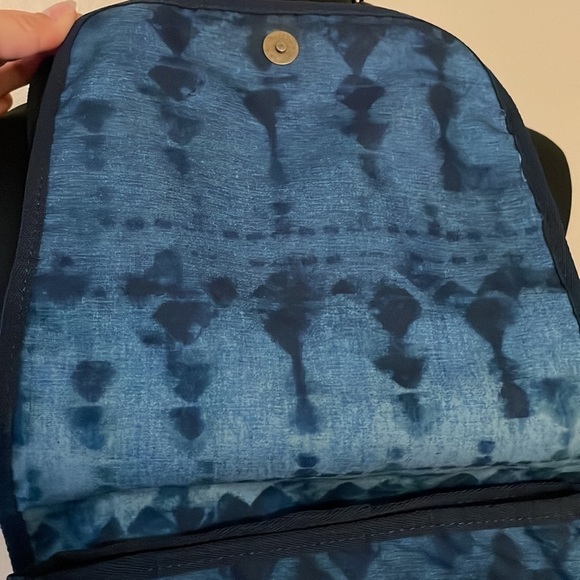 EDDIE Bauer Crossbody Travel Bag - Picture 6 of 10